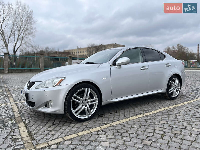 Lexus Is (2005)