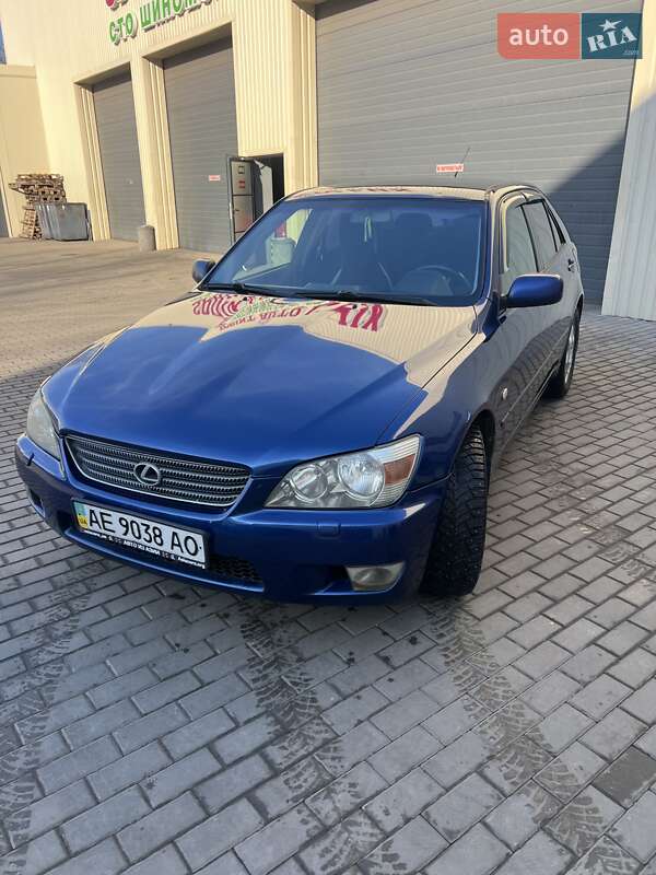Lexus Is (2000)