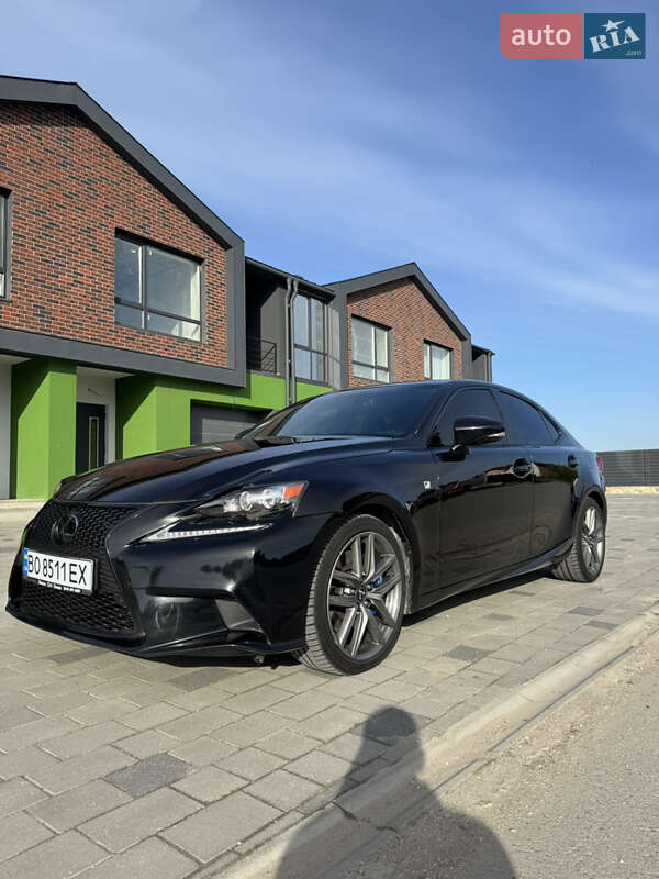 Lexus Is (2016)