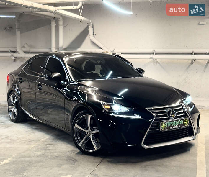 Lexus Is (2016)