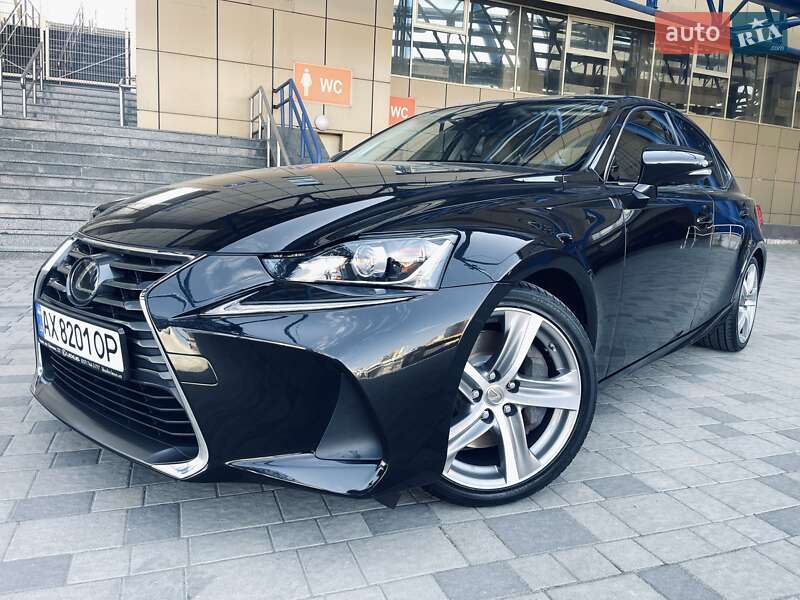 Lexus Is (2017)