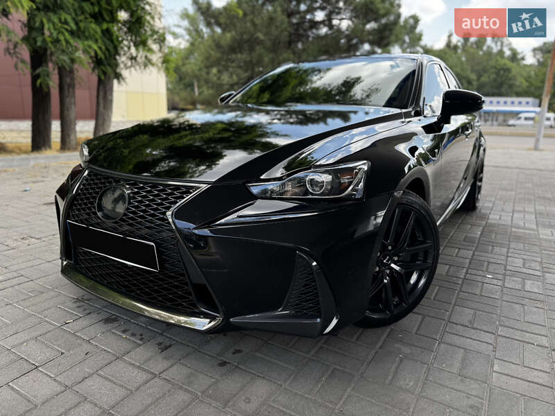 Lexus Is (2017)