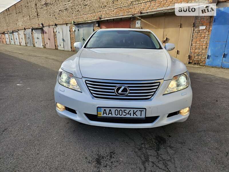 Lexus Ls (2010)