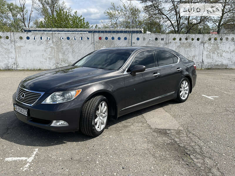 Lexus Ls (2008)