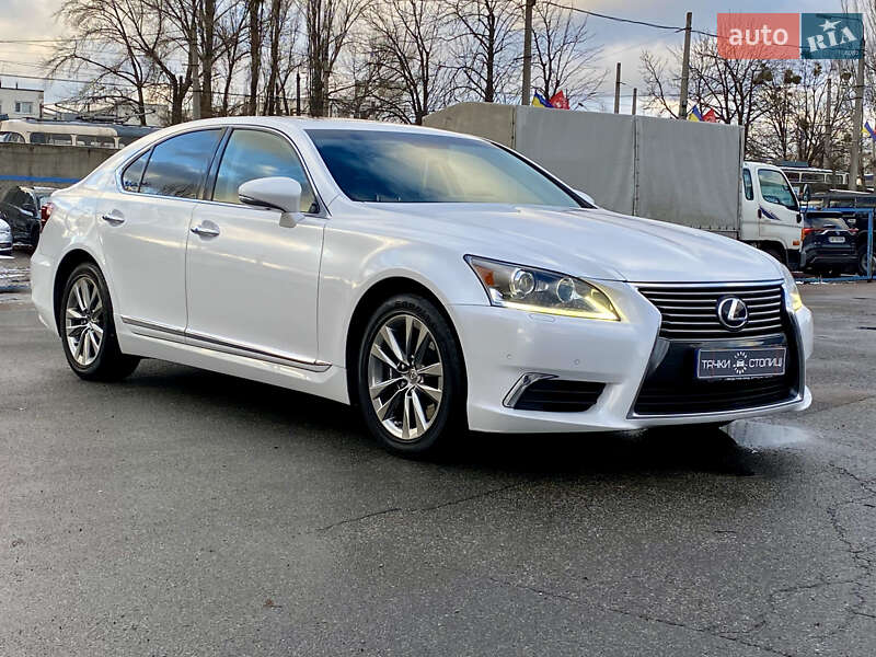Lexus Ls (2015)