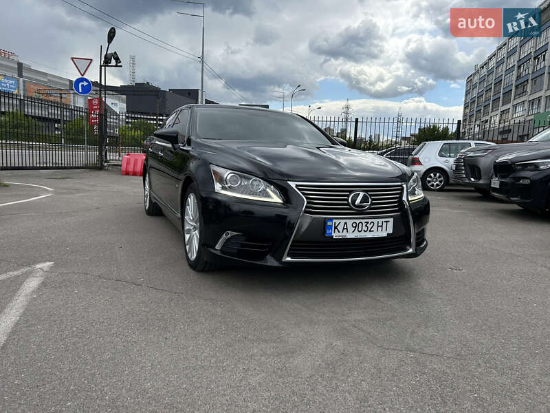 Lexus Ls (2014)