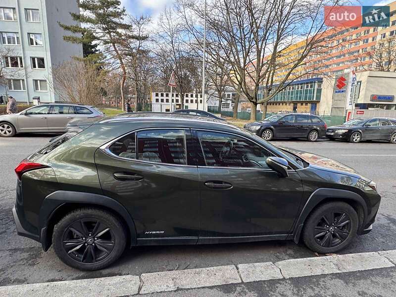 Lexus Ux (2019)
