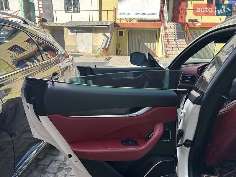 Maserati Levante (2017)