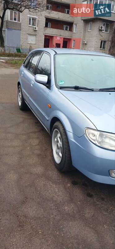 Mazda 323 (2002)