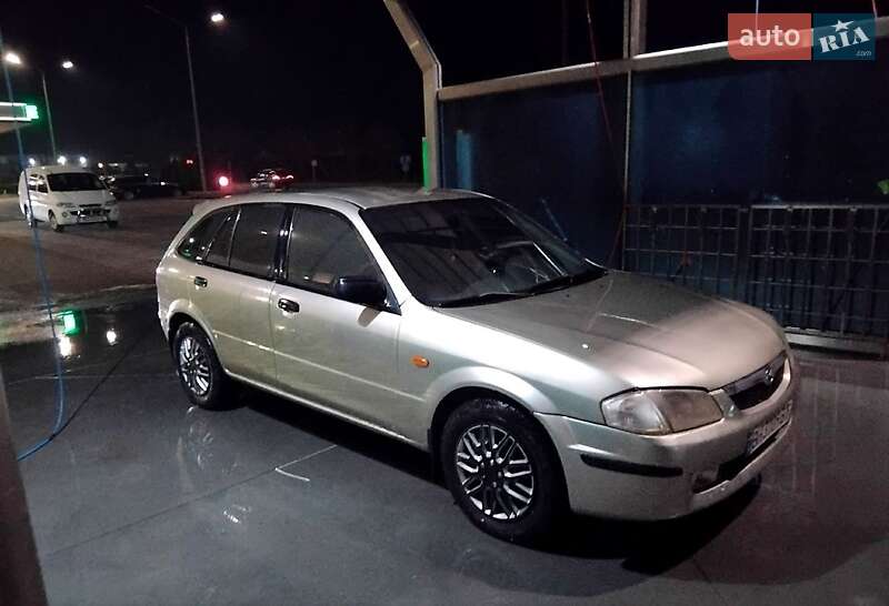 Mazda 323 (2001)
