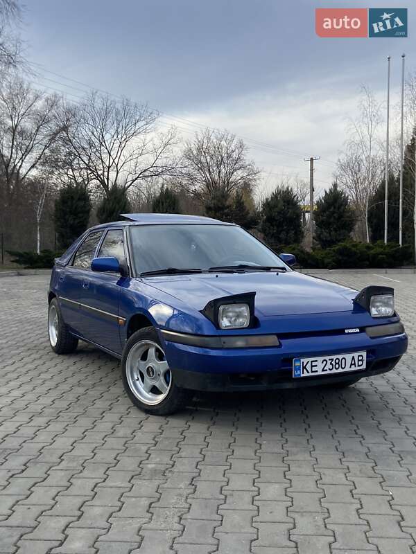 Mazda 323 (1993)