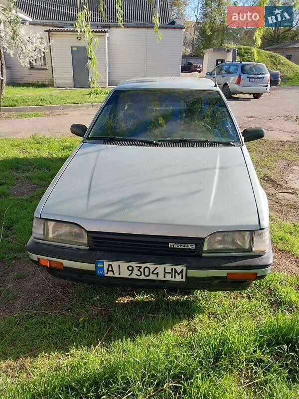 Mazda 323 (1987)