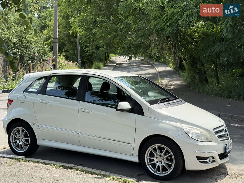 Mercedes-benz B-class (2011)