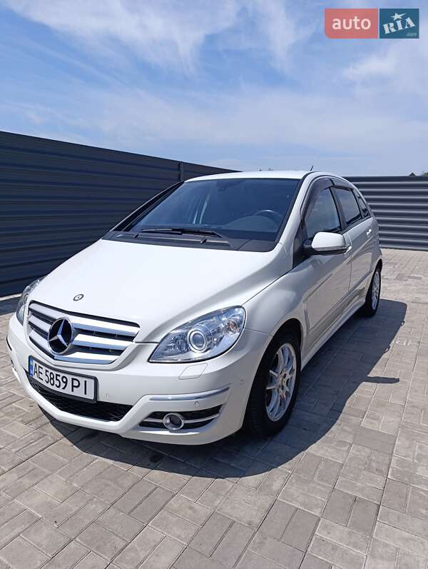Mercedes-benz B-class (2010)