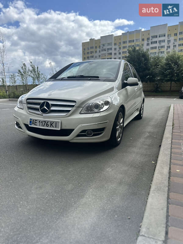 Mercedes-benz B-class (2010)