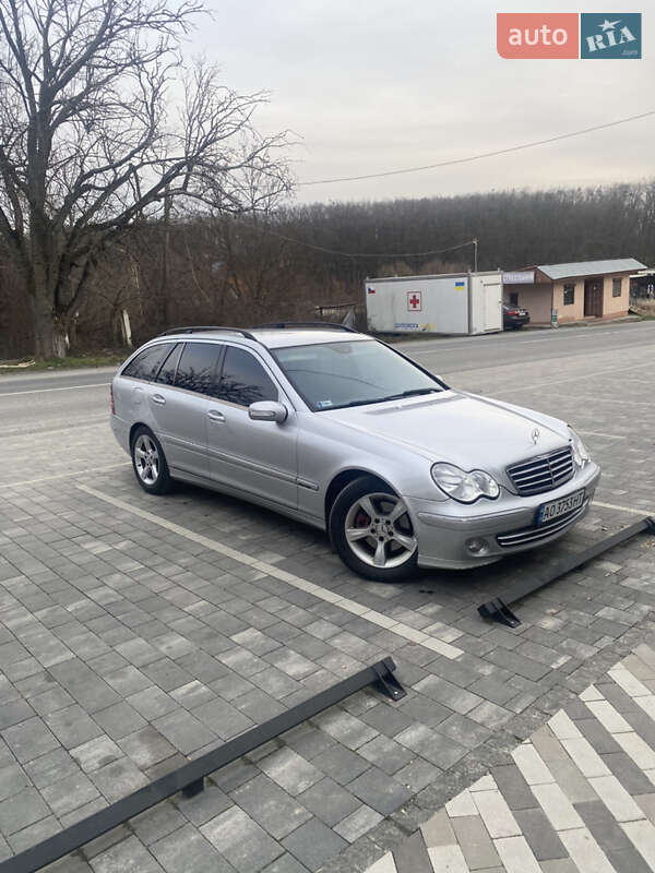 Mercedes-benz C-class (2004)