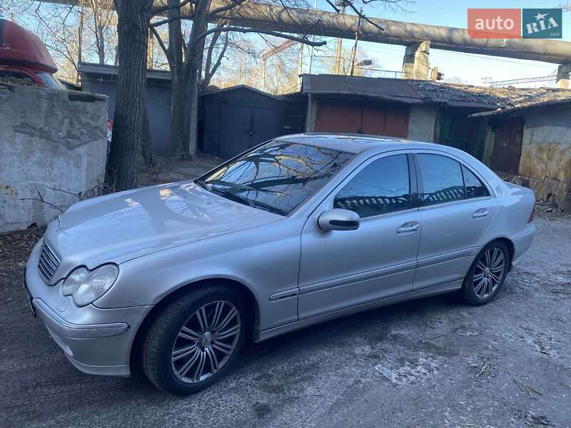 Mercedes-benz C-class (2005)