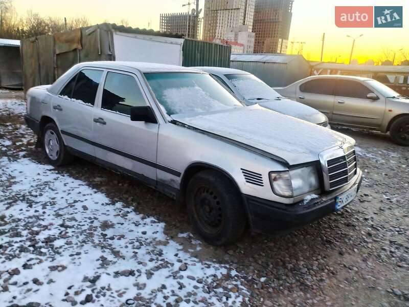 Mercedes-benz E-class (1986)