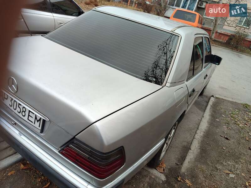 Mercedes-benz E-class (1993)