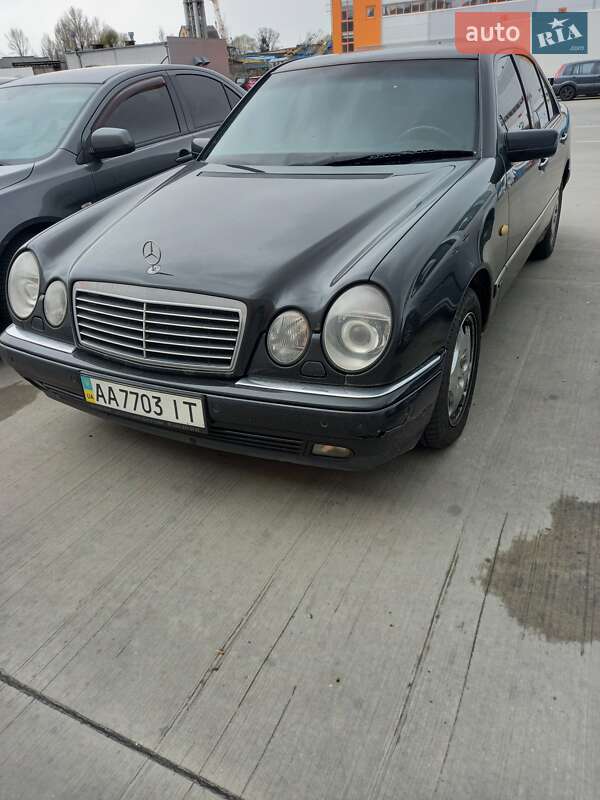 Mercedes-benz E-class (1998)