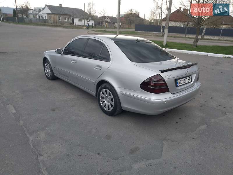 Mercedes-benz E-class (2002)
