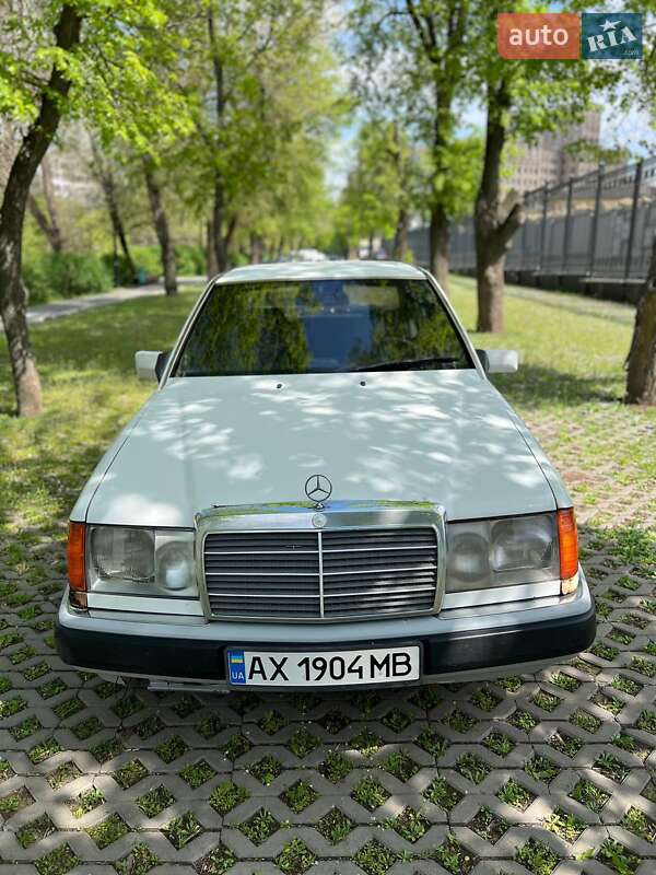 Mercedes-benz E-class (1993)