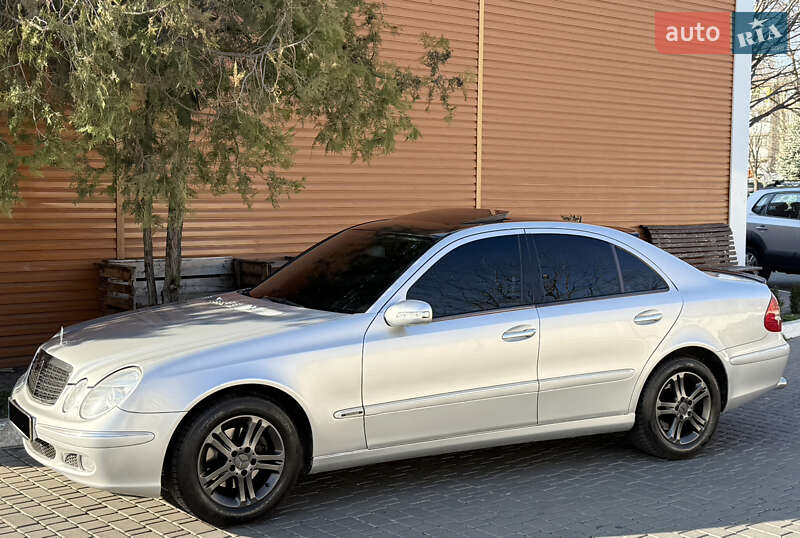Mercedes-benz E-class (2003)