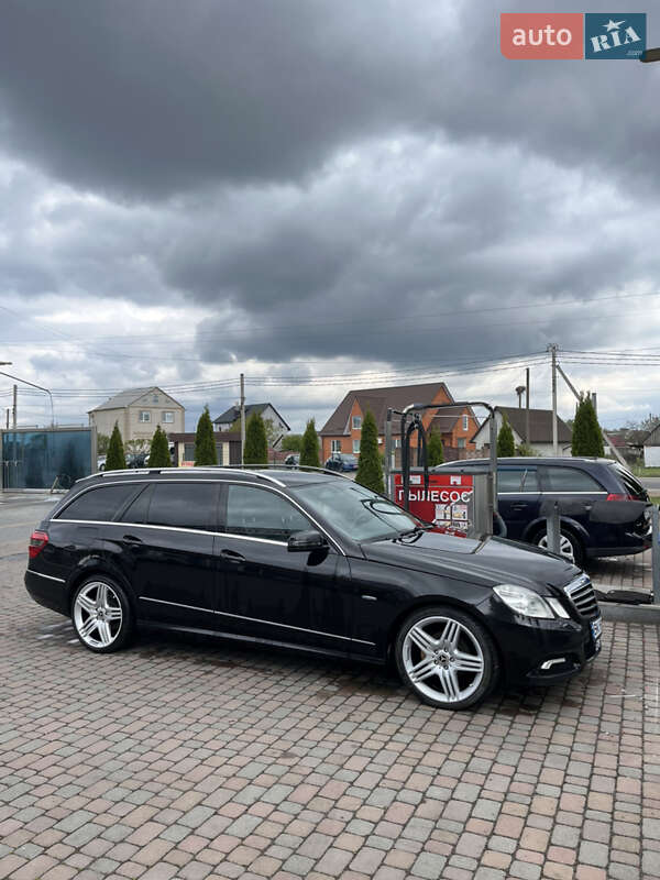 Mercedes-benz E-class (2010)