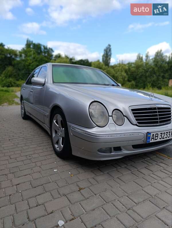 Mercedes-benz E-class (2001)