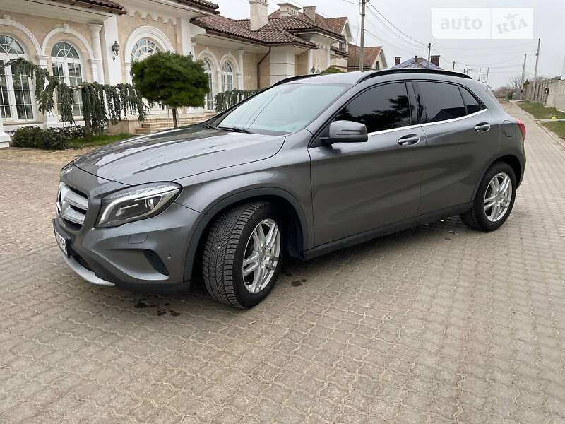 Mercedes-benz Gla-class (2015)