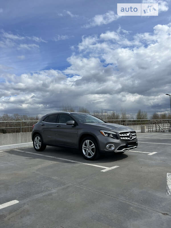 Mercedes-benz Gla-class (2018)