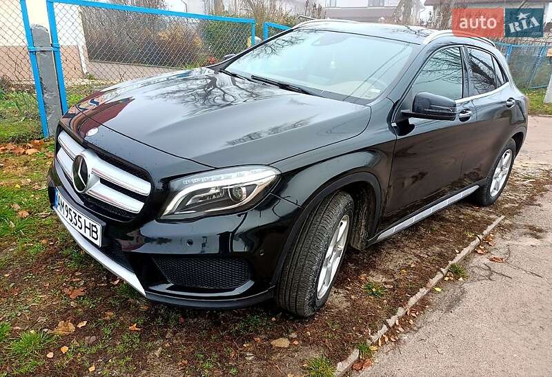 Mercedes-benz Gla-class (2015)