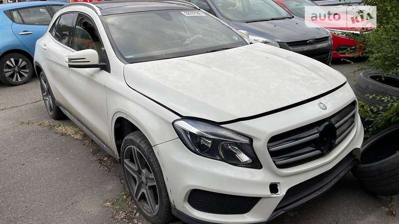 Mercedes-benz Gla-class (2016)
