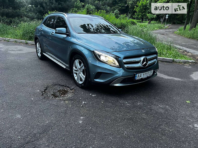 Mercedes-benz Gla-class (2015)