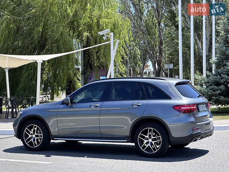 Mercedes-benz Glc-class (2016)