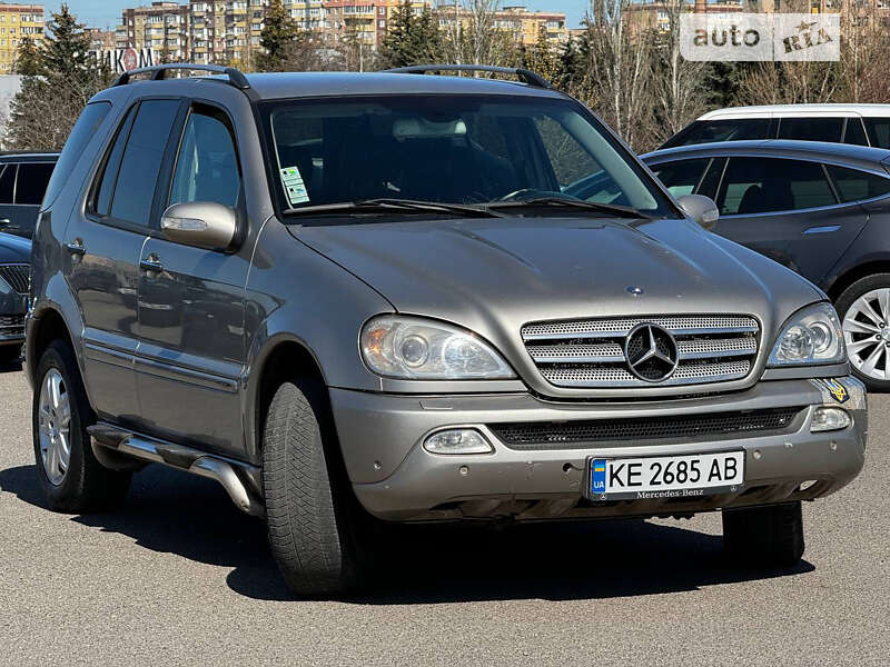 Mercedes-benz M-class (2004)
