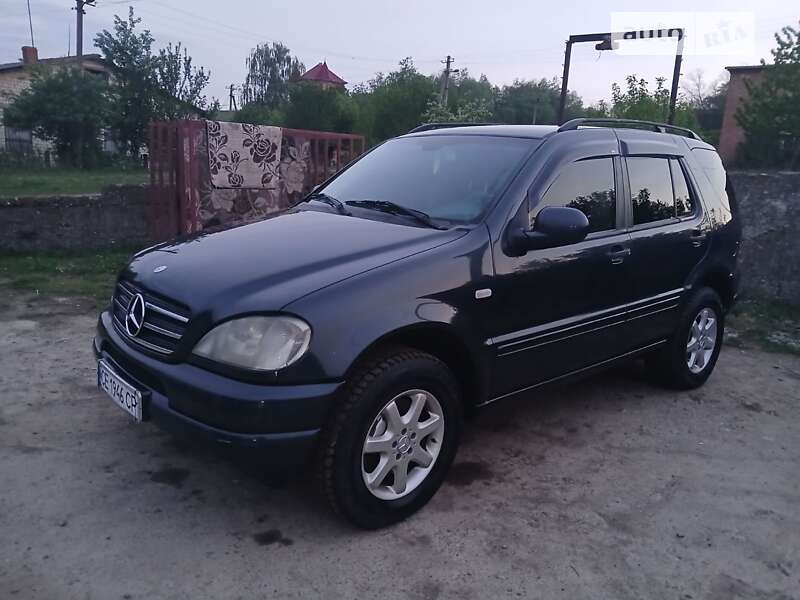 Mercedes-benz M-class (2000)