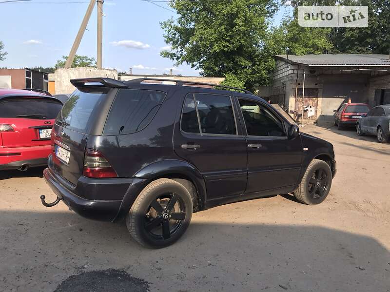 Mercedes-benz M-class (2000)