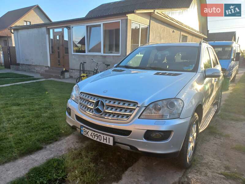 Mercedes-benz M-class (2006)