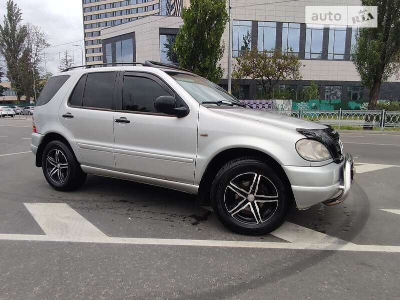 Mercedes-benz M-class (2001)