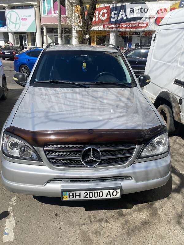 Mercedes-benz M-class (1998)