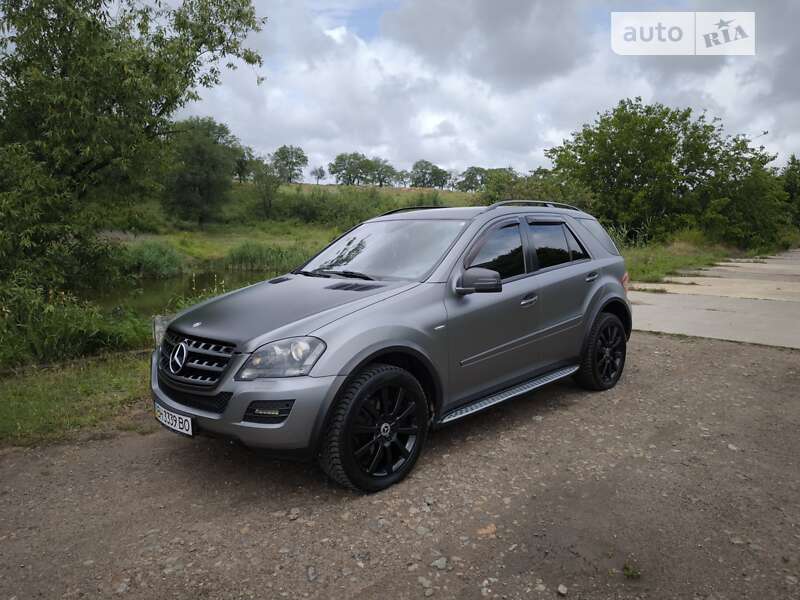 Mercedes-benz M-class (2010)