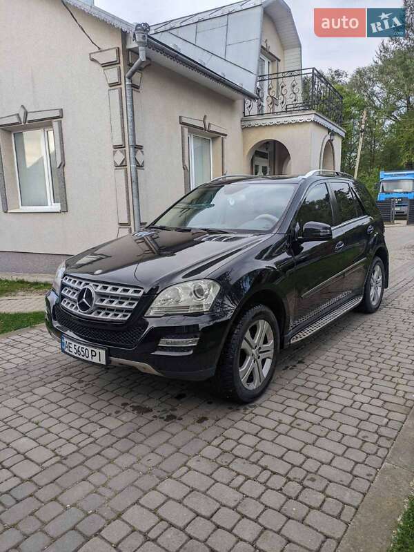 Mercedes-benz M-class (2011)