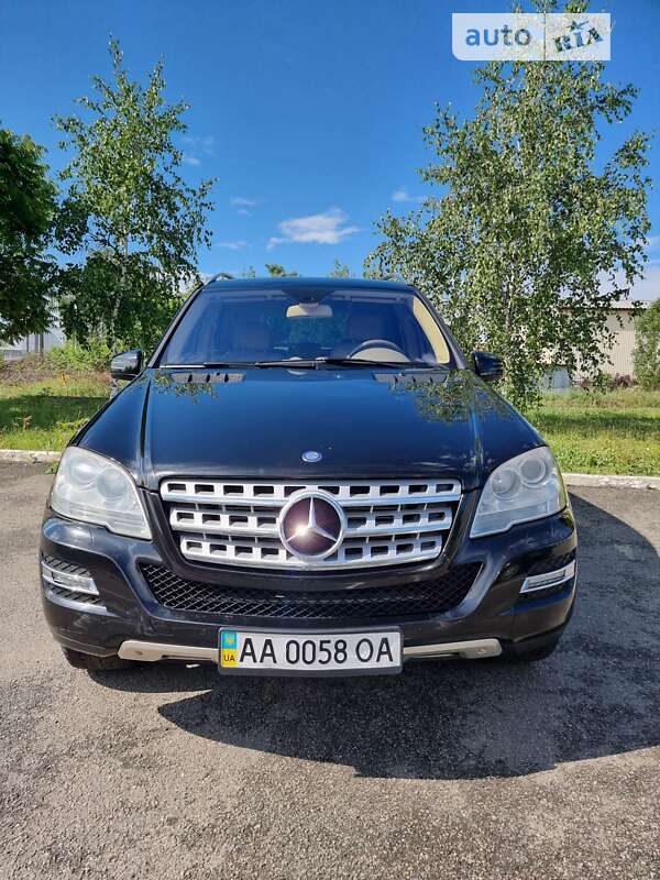 Mercedes-benz M-class (2010)