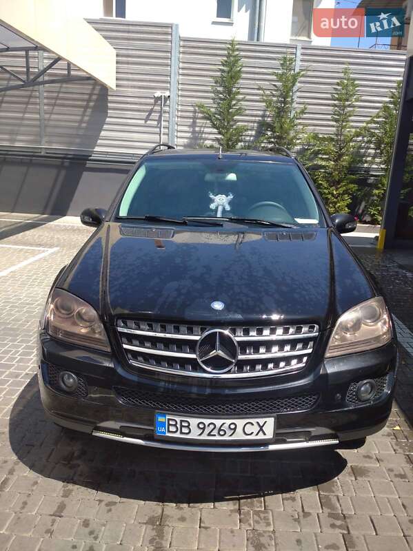 Mercedes-benz M-class (2006)