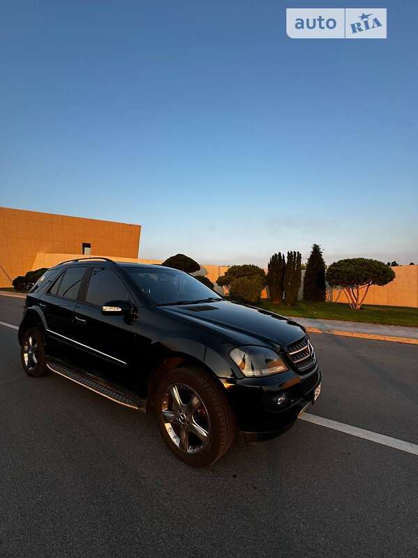 Mercedes-benz M-class (2006)