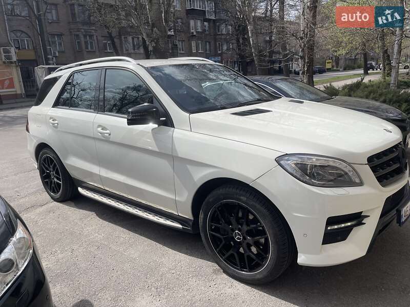 Mercedes-benz M-class (2012)