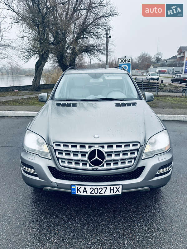 Mercedes-benz M-class (2011)