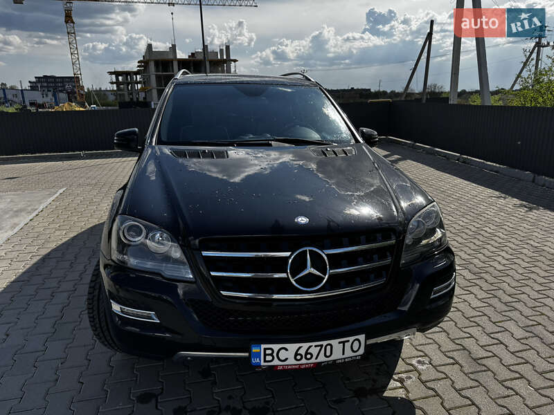 Mercedes-benz M-class (2011)