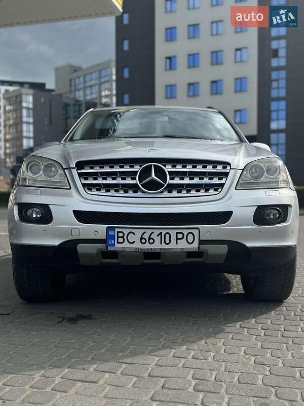 Mercedes-benz M-class (2005)